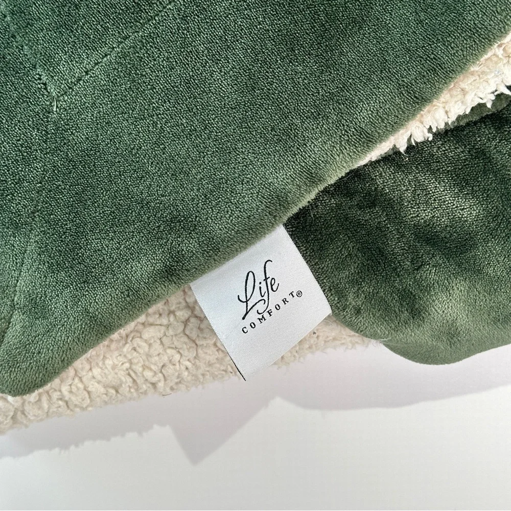 Life Comfort Oversized Throw Blanket Sherpa Plush Green Cream 70x70